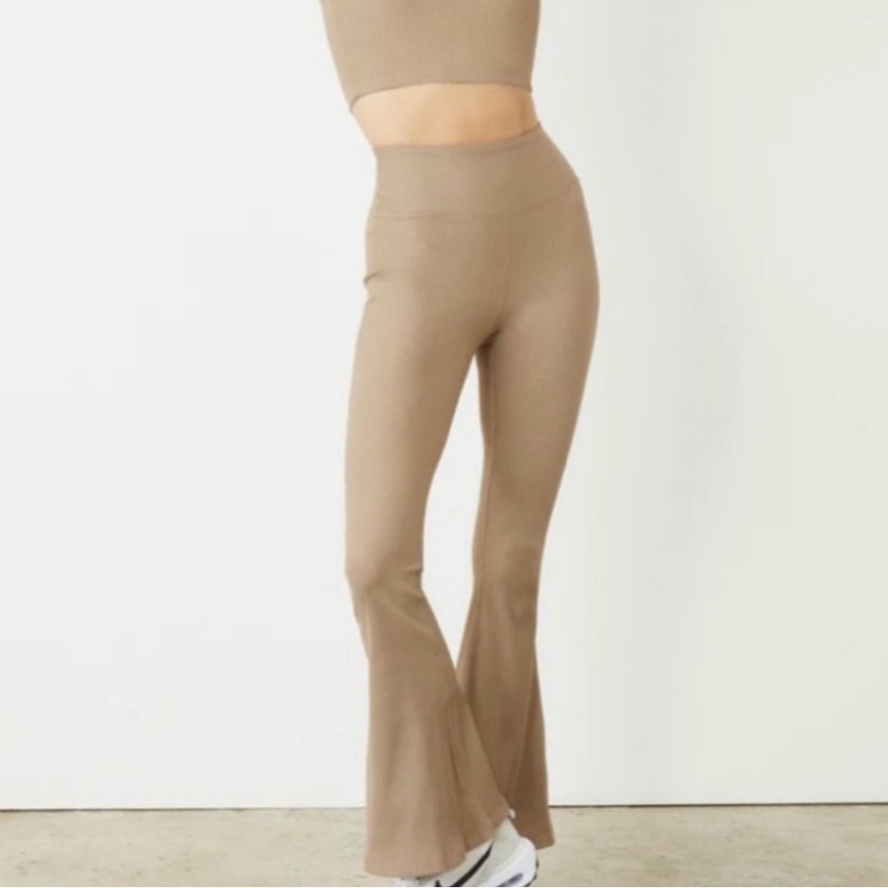 YEAR OF OURS Villa Ribbed Flare Leggings Size Small Caribou Color, NEW with Tag